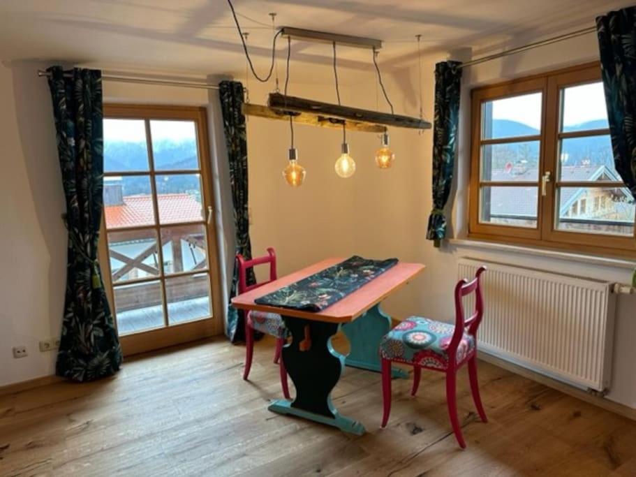 Charmante Farbenfrohe Wohnung Fuer Zwei Fischbachau Εξωτερικό φωτογραφία